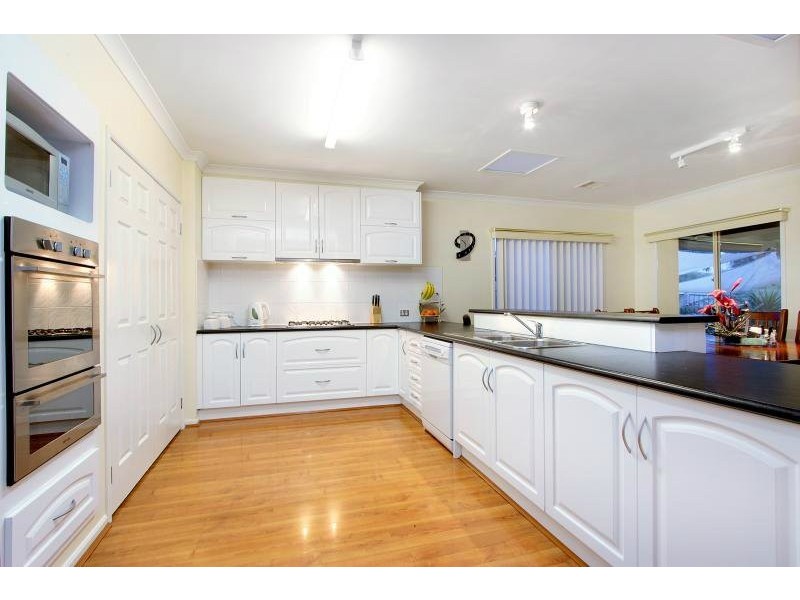 19 Brydon Close, Mornington VIC 3931