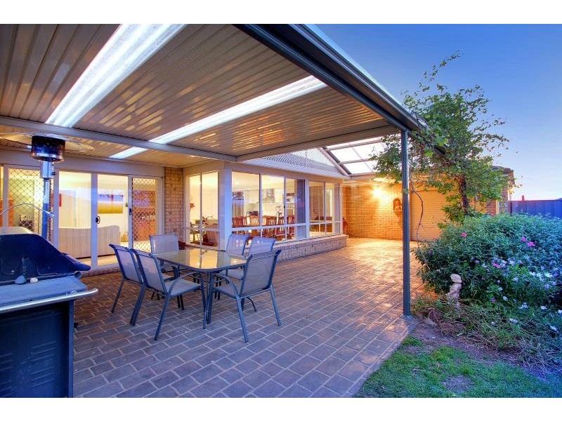 16 Brim Brim Crescent, Mornington VIC 3931