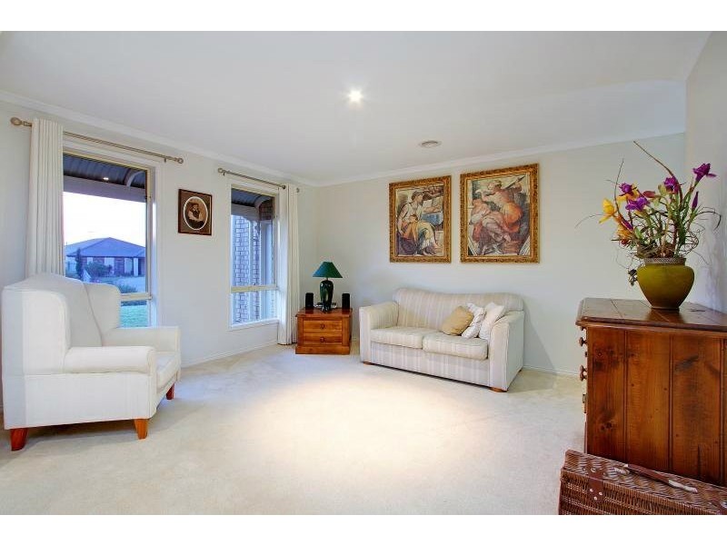 16 Brim Brim Crescent, Mornington VIC 3931