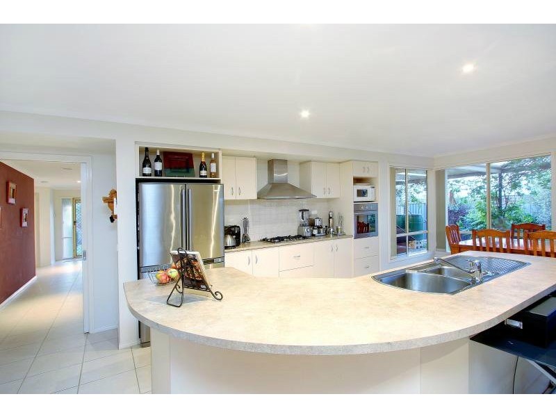 16 Brim Brim Crescent, Mornington VIC 3931