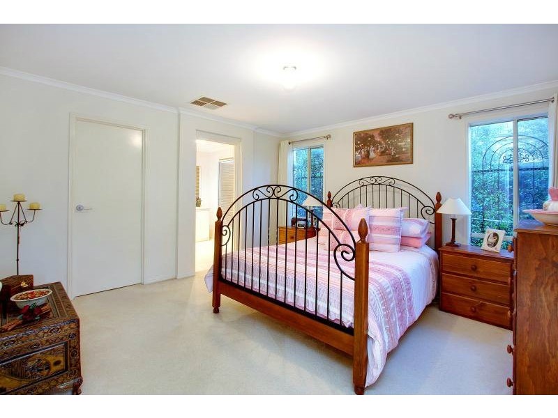 16 Brim Brim Crescent, Mornington VIC 3931