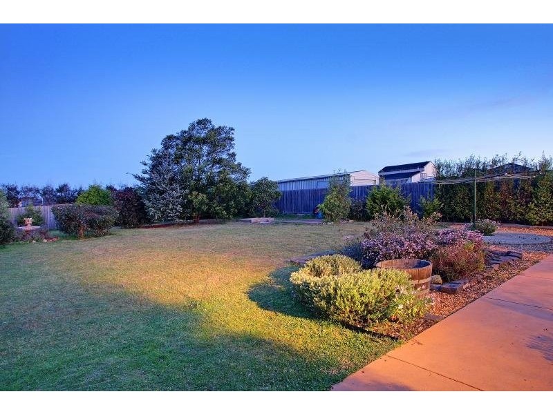 16 Brim Brim Crescent, Mornington VIC 3931