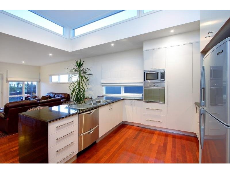 4 Strachans Road, Mornington VIC 3931