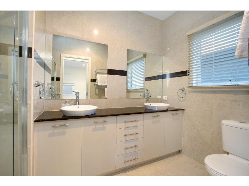 4 Strachans Road, Mornington VIC 3931