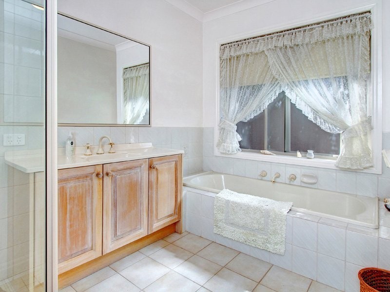 9 Jacaranda Crescent, Mornington VIC 3931