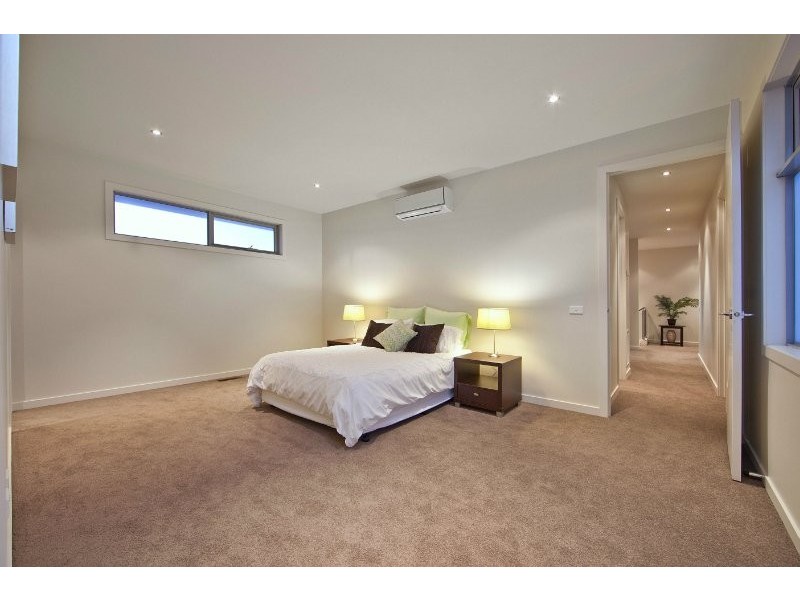 2/34 Waterloo Place, Mornington VIC 3931