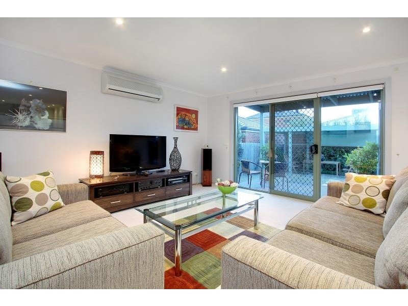 2/2 Kent Street, Mornington VIC 3931