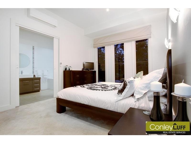 4 Lakeview Grove, Mornington VIC 3931