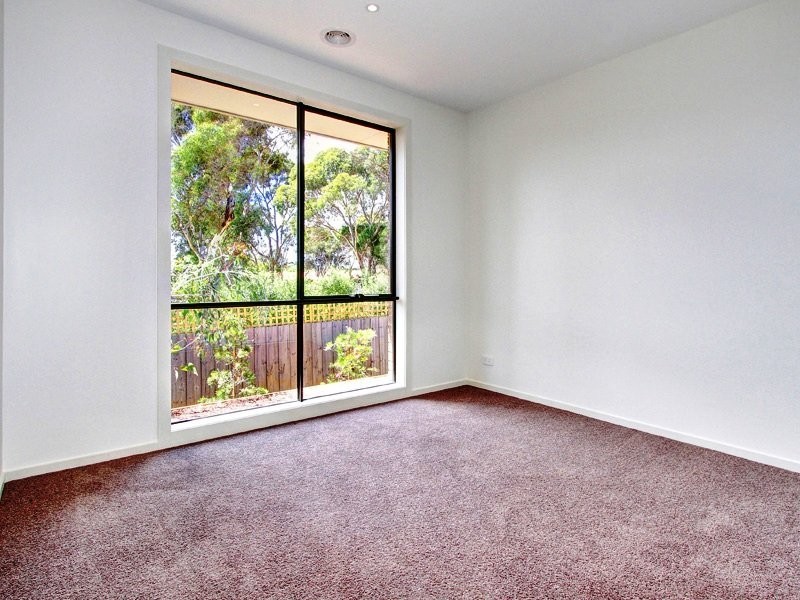 8 Bay Vista Close, Mount Martha VIC 3934