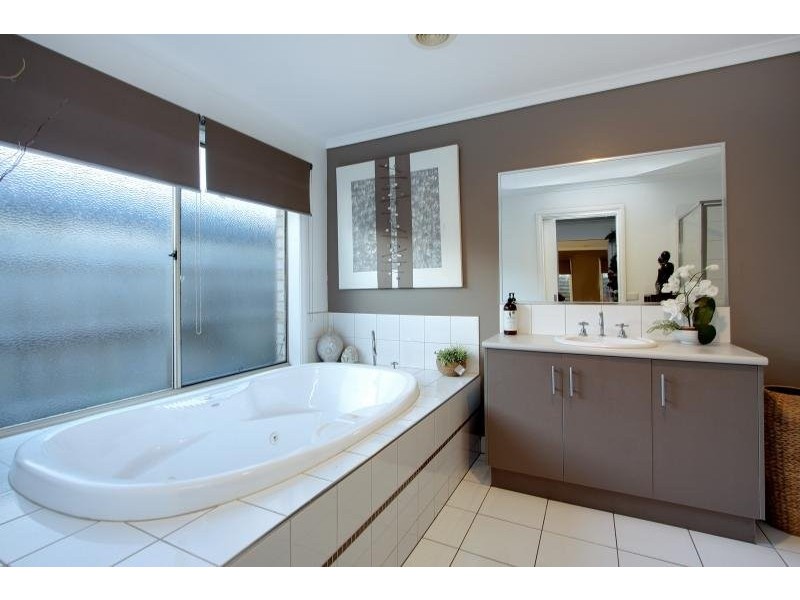 21 Lynn Close, Mornington VIC 3931