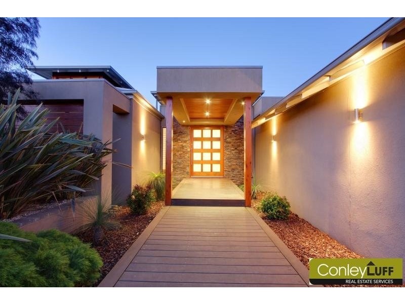 34 Ben Drive, Mornington VIC 3931