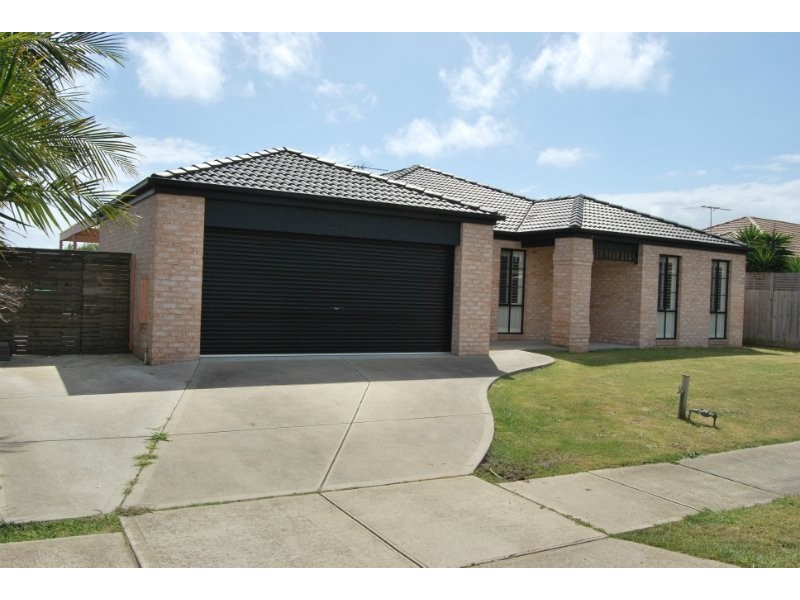 13 Jenner Close, Mornington VIC 3931
