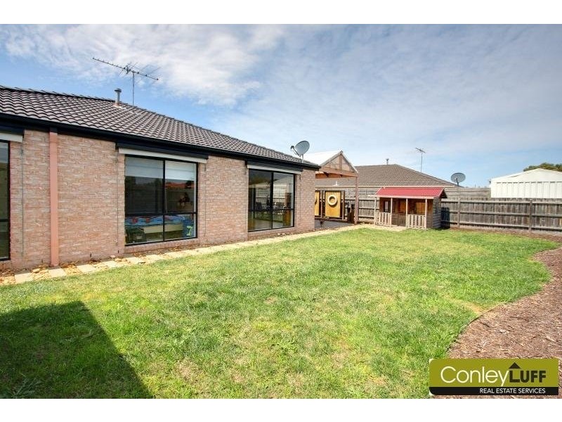 13 Jenner Close, Mornington VIC 3931