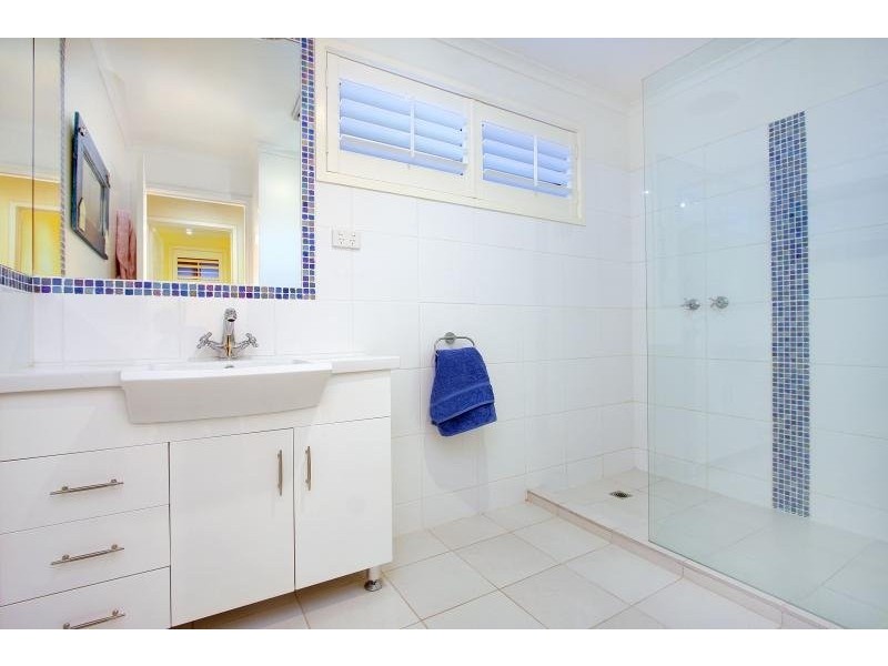 4/3 Marine Ave, Mornington VIC 3931