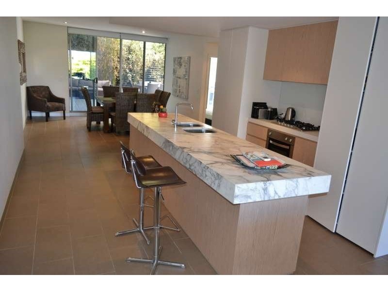 201/22 Main Street, Mornington VIC 3931