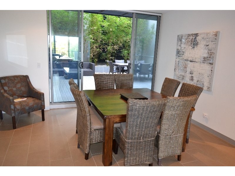 201/22 Main Street, Mornington VIC 3931