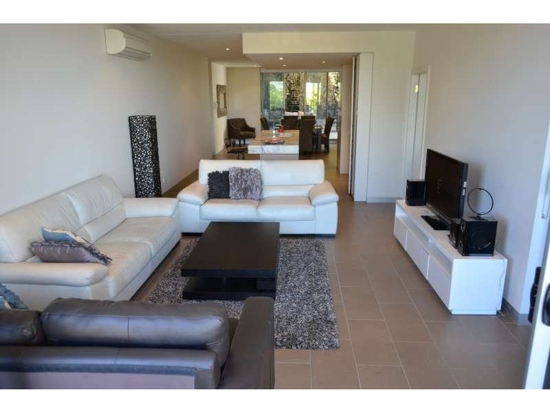 201/22 Main Street, Mornington VIC 3931