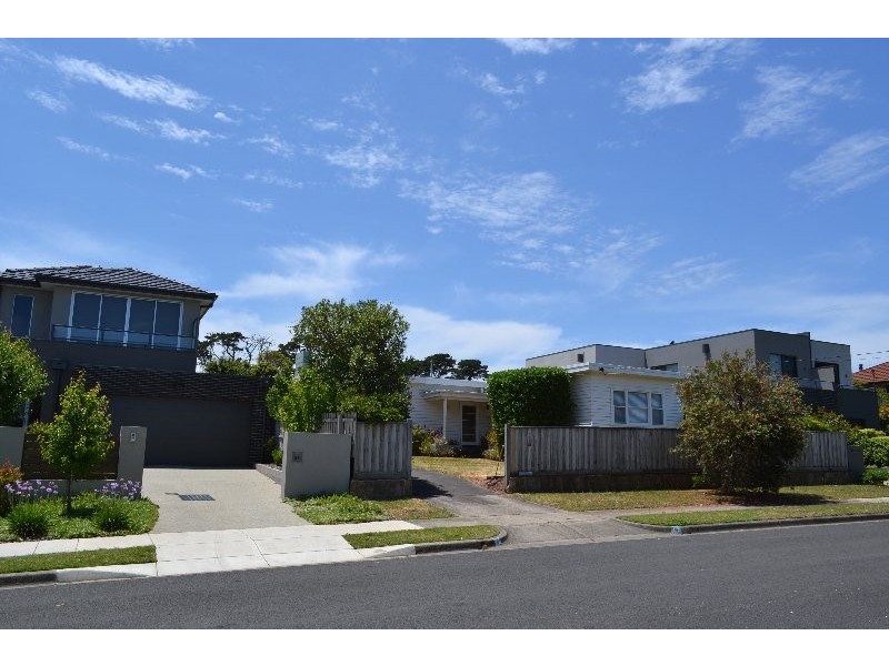 11 Naples Street, Mornington VIC 3931