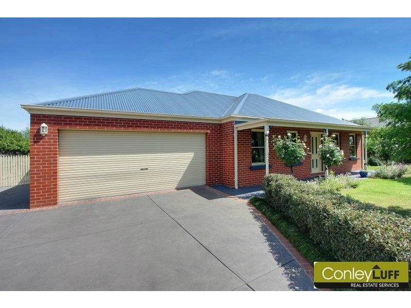 9 Sarshas Way, Mount Martha VIC 3934