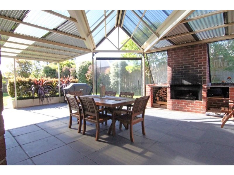 9 Sarshas Way, Mount Martha VIC 3934