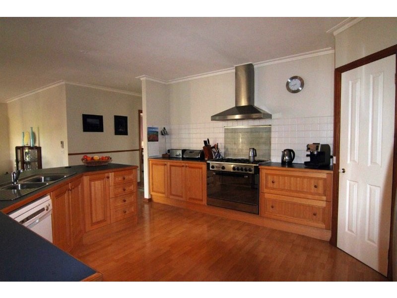 9 Sarshas Way, Mount Martha VIC 3934