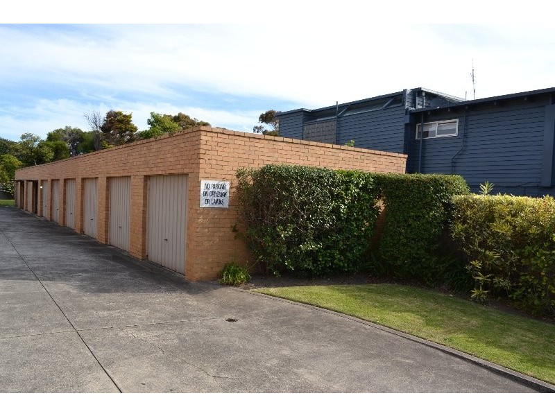 9/5 Barkly Street, Mornington VIC 3931