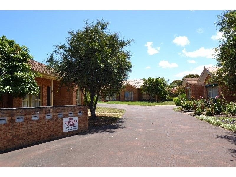 2/21 Lucerne Ave, Mornington VIC 3931