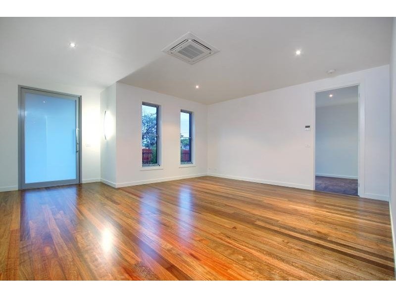 30 King Georges Ave, Mornington VIC 3931