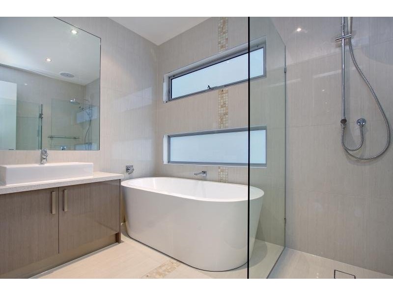 30 King Georges Ave, Mornington VIC 3931