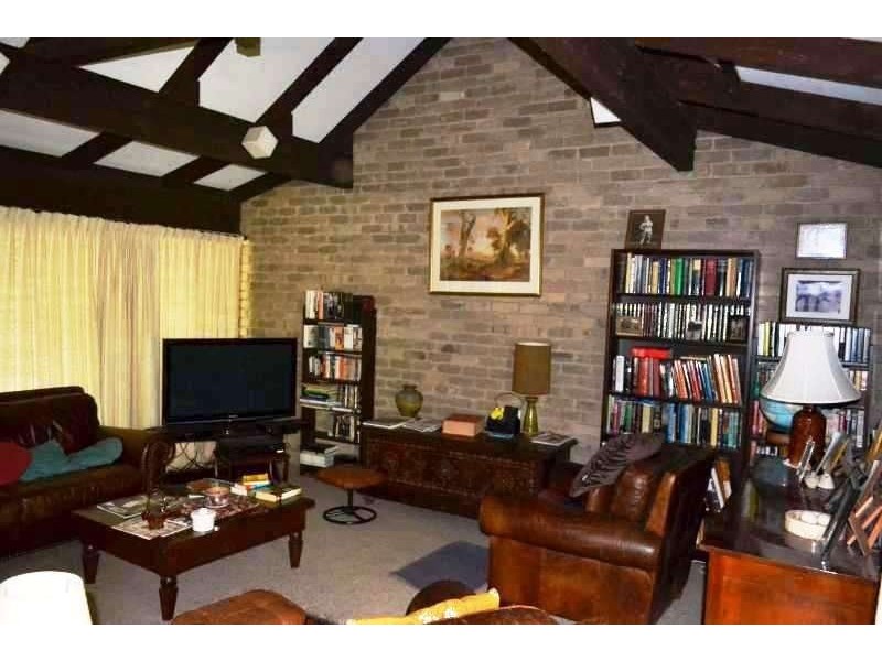 1291 Nepean Hwy( Cnr. Gannet St.), Mount Eliza VIC 3930