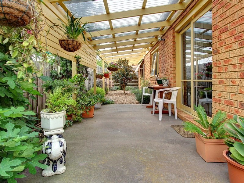 8/21 Lucerne Ave, Mornington VIC 3931
