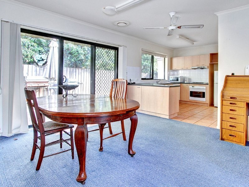 2/12 MacDonald Grove, Mornington VIC 3931