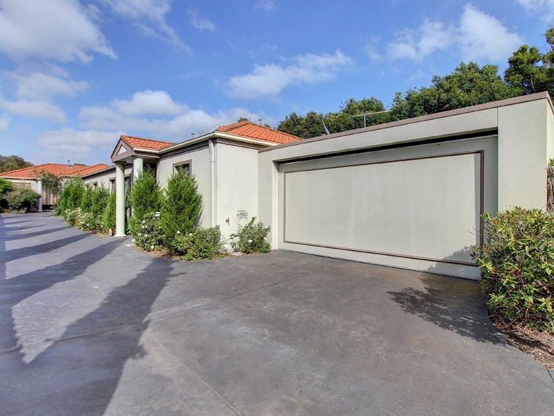 2/12 MacDonald Grove, Mornington VIC 3931