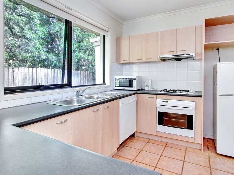 2/12 MacDonald Grove, Mornington VIC 3931