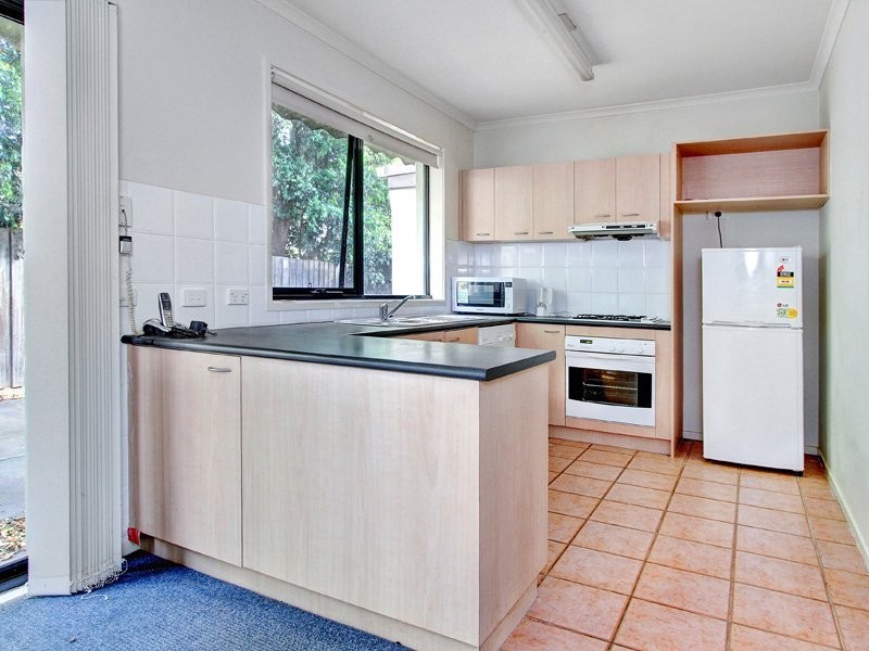 2/12 MacDonald Grove, Mornington VIC 3931