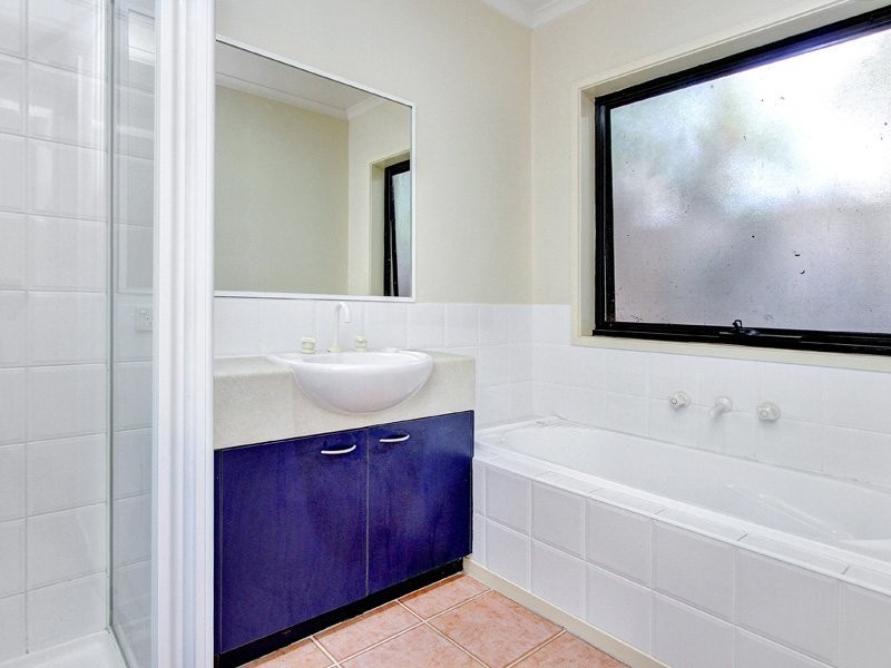 2/12 MacDonald Grove, Mornington VIC 3931