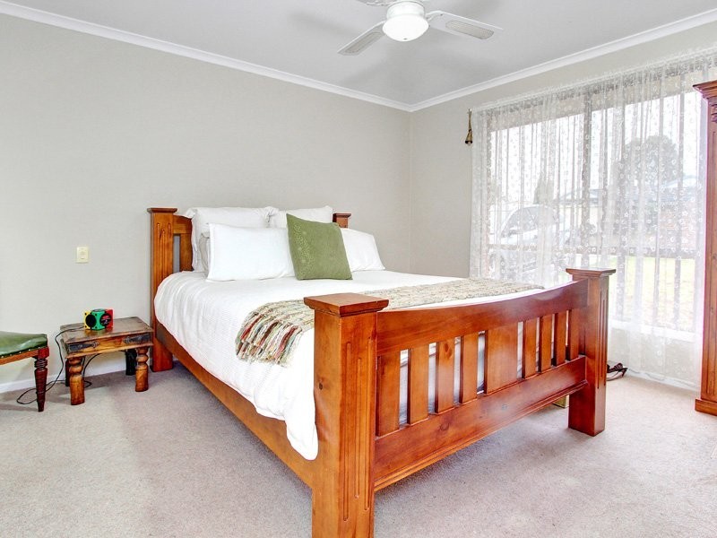 12 One Chain Road, Somerville VIC 3912