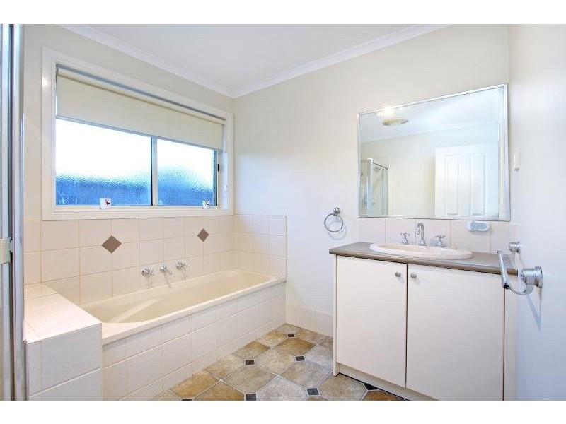 6 Anita Court, Mount Martha VIC 3934