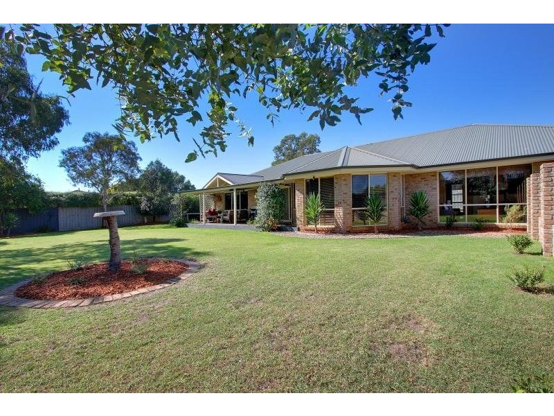 6 Chateaux Close, Mount Martha VIC 3934