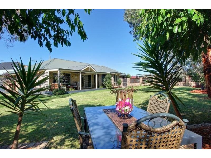 6 Chateaux Close, Mount Martha VIC 3934