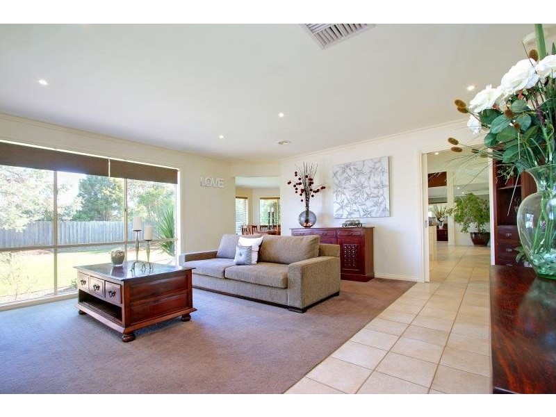 6 Chateaux Close, Mount Martha VIC 3934