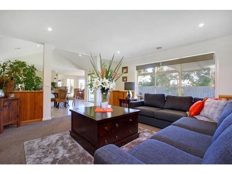 6 Chateaux Close, Mount Martha VIC 3934