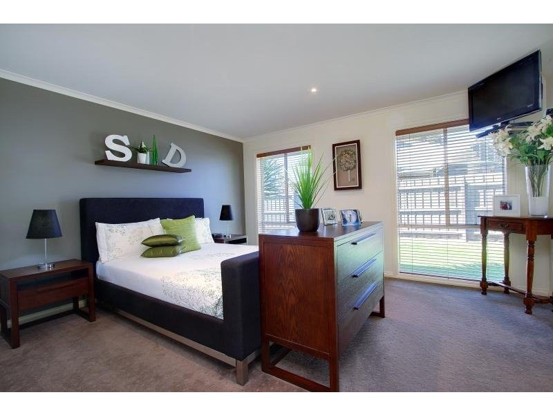 6 Chateaux Close, Mount Martha VIC 3934