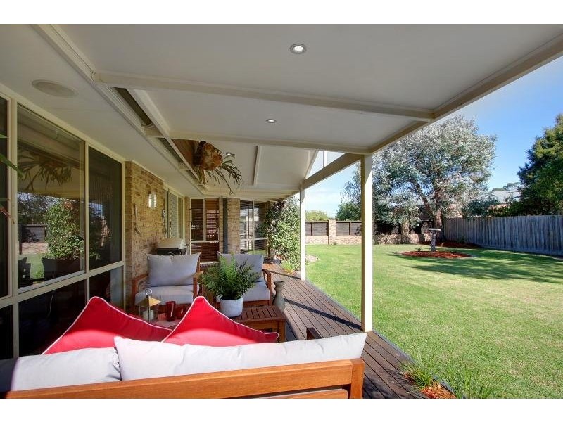 6 Chateaux Close, Mount Martha VIC 3934