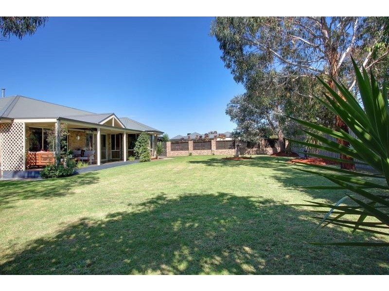 6 Chateaux Close, Mount Martha VIC 3934