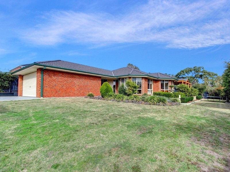 13 Garo Cres, Mount Martha VIC 3934