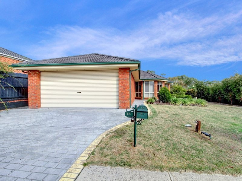 13 Garo Cres, Mount Martha VIC 3934