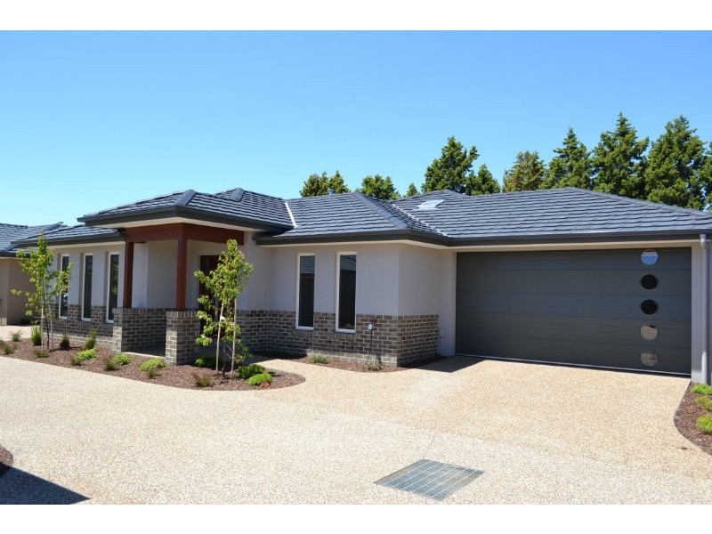 UNIT 8 21 GREEN ISLAND AVENUE, Mount Martha VIC 3934