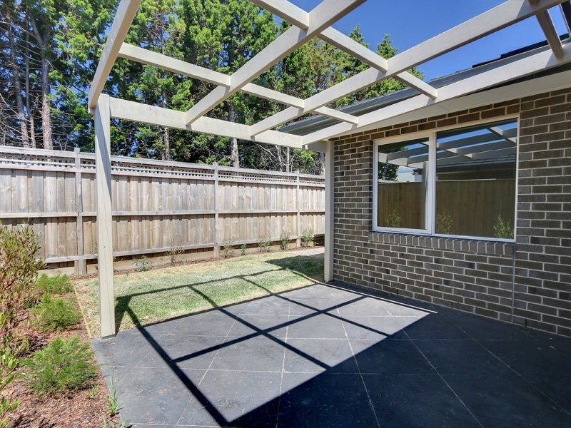 UNIT 8 21 GREEN ISLAND AVENUE, Mount Martha VIC 3934