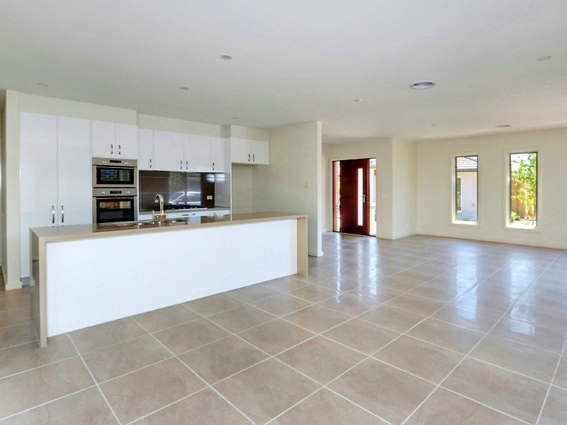 UNIT 8 21 GREEN ISLAND AVENUE, Mount Martha VIC 3934